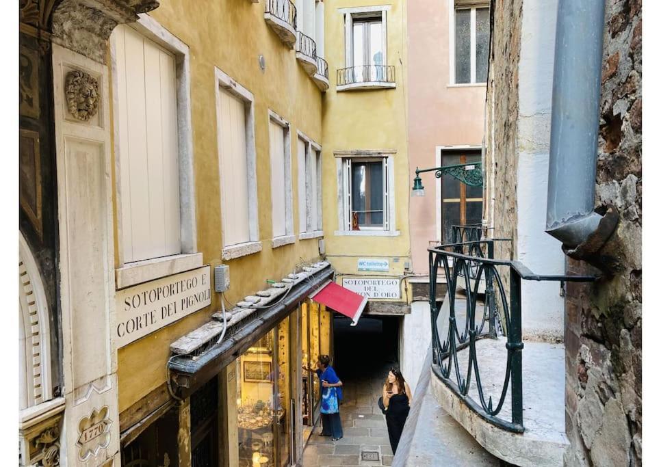 Sweet Time Venice, Luxury San Marco Frezzaria Apt! Lejlighed