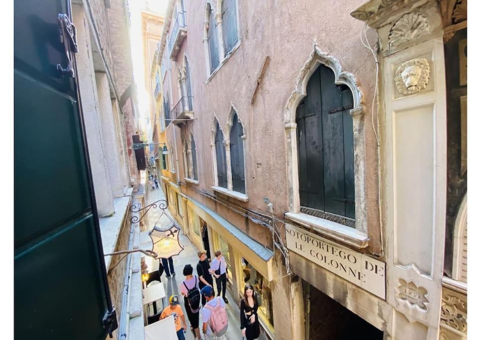 Lejlighed Sweet Time Venice, Luxury San Marco Frezzaria Apt!