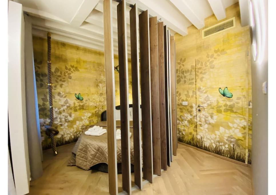 Lejlighed Sweet Time Venice, Luxury San Marco Frezzaria Apt! *