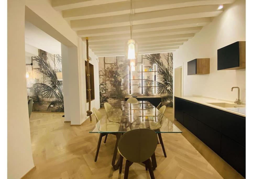 Lejlighed Sweet Time Venice, Luxury San Marco Frezzaria Apt! *