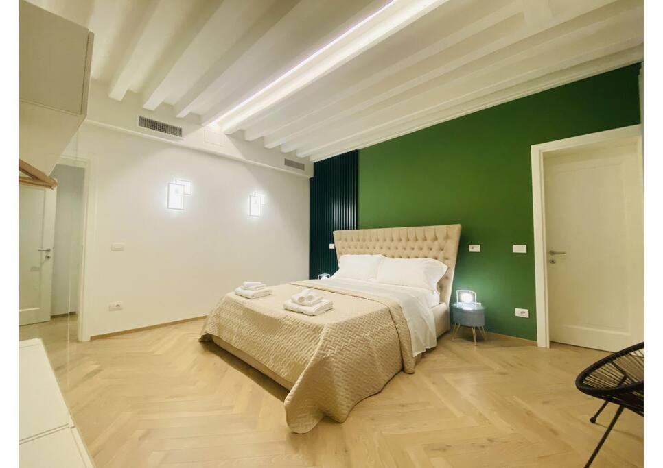 Sweet Time Venice, Luxury San Marco Frezzaria Apt! Lejlighed